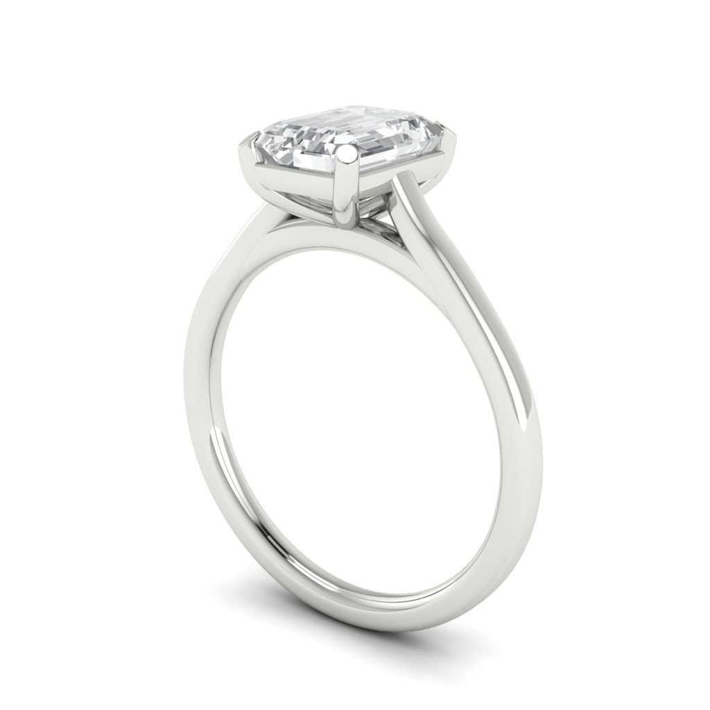 Anillo de compromiso solitario corte esmeralda