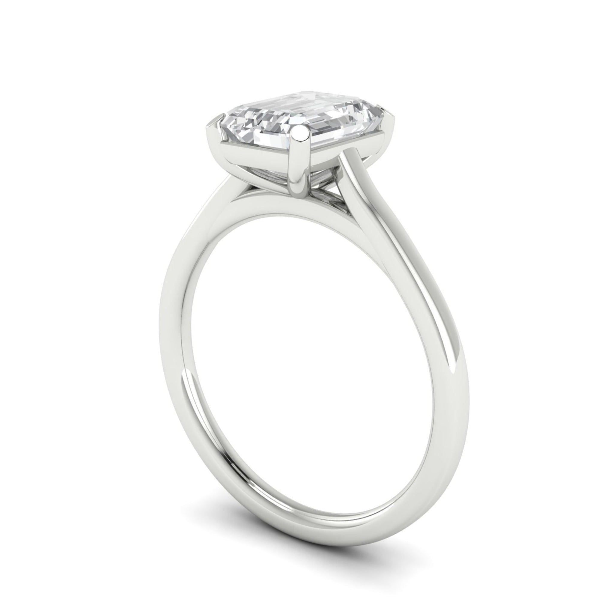 Anillo de compromiso solitario corte esmeralda