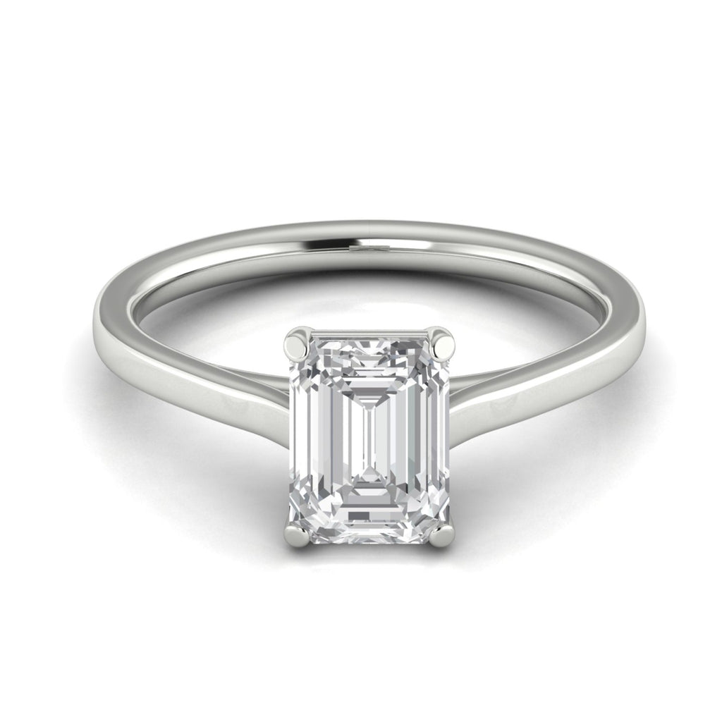 Anillo de compromiso solitario corte esmeralda