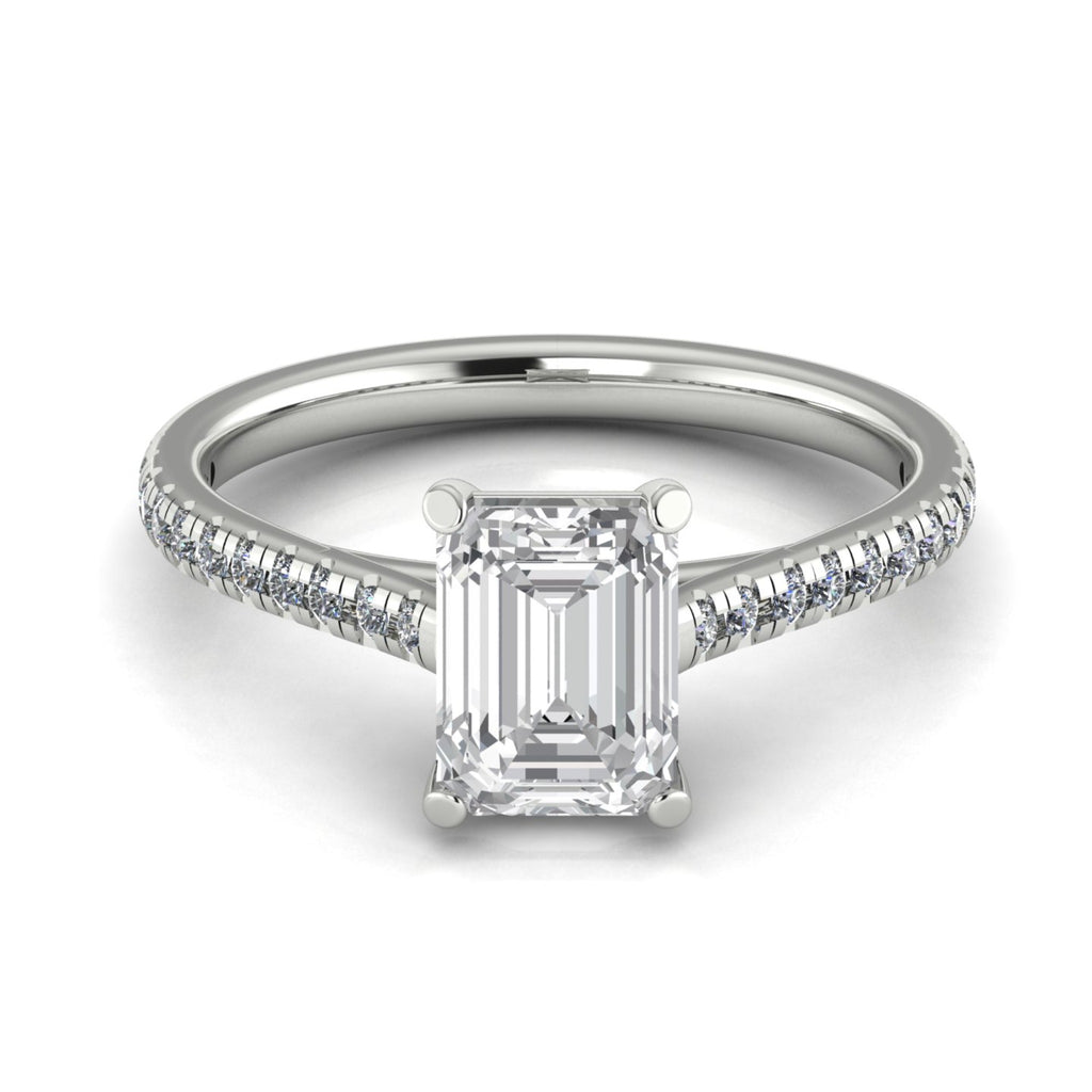 Anillo de compromiso solitario corte esmeralda pave