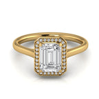 Anillo de compromiso halo corte esmeralda
