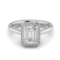 Anillo de compromiso halo, forma corte esmeralda, en oro blanco, Joyería Bruzzone