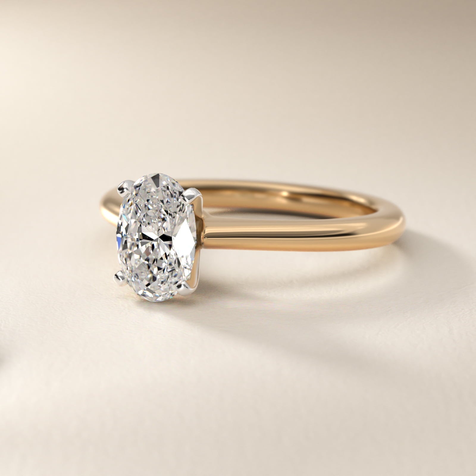 Anillo de compromiso solitario oval en oro amarillo, Joyería Bruzzone (vista 3)