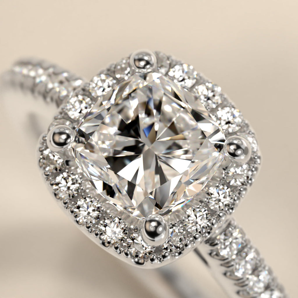 Anillo de compromiso halo cushion