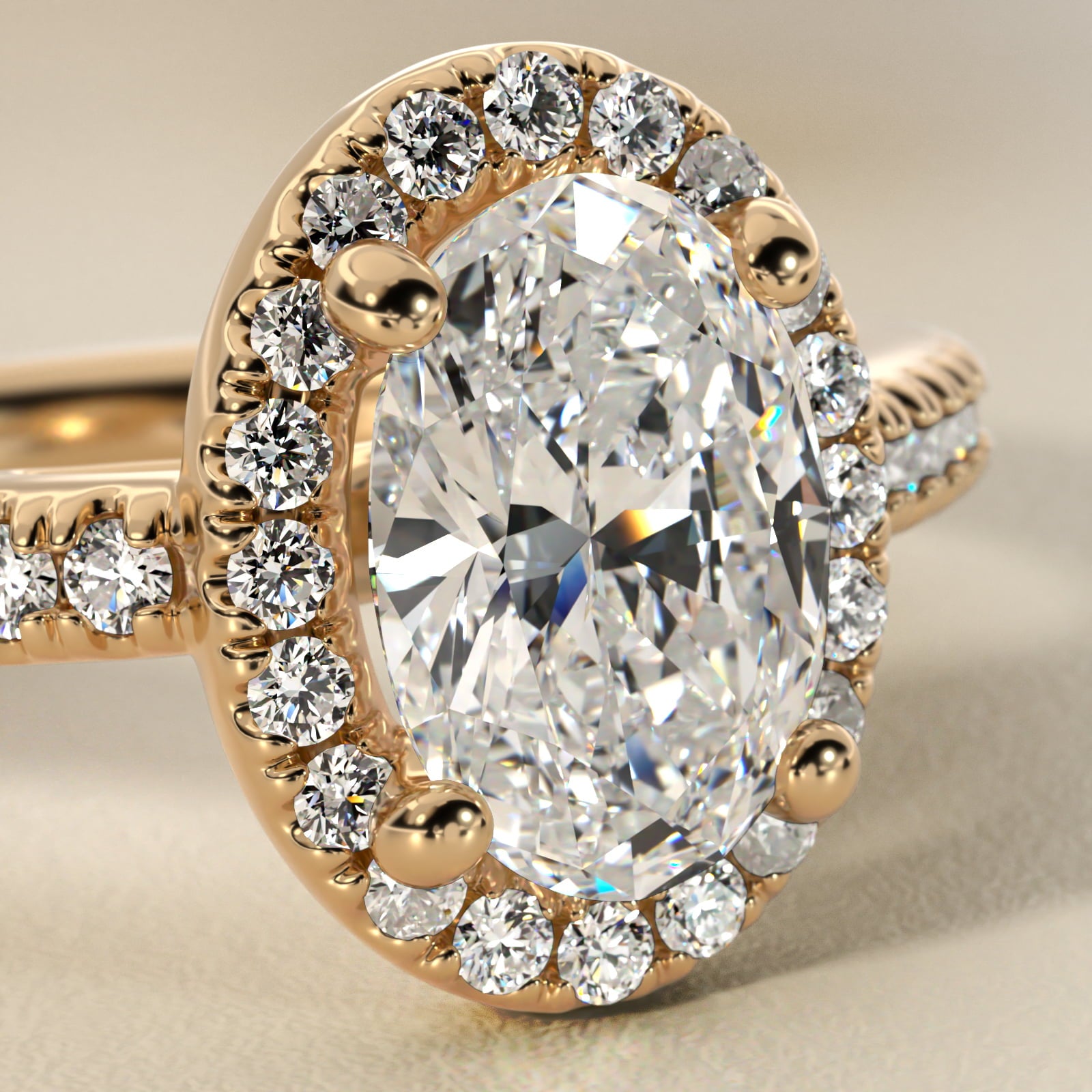 Anillo de compromiso halo oval