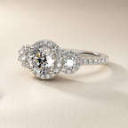 Anillo de compromiso halo triple