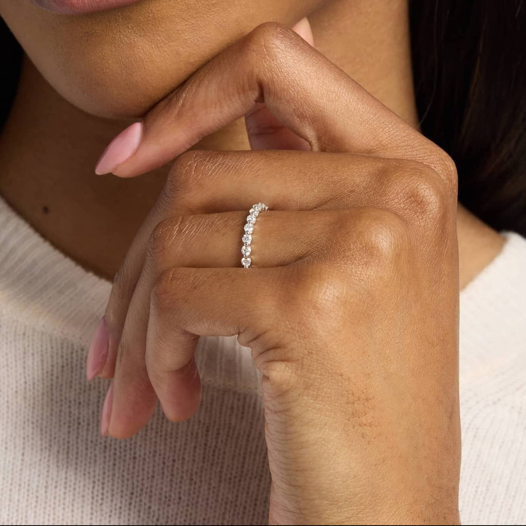 Anillo de compromiso medio cintillo María
