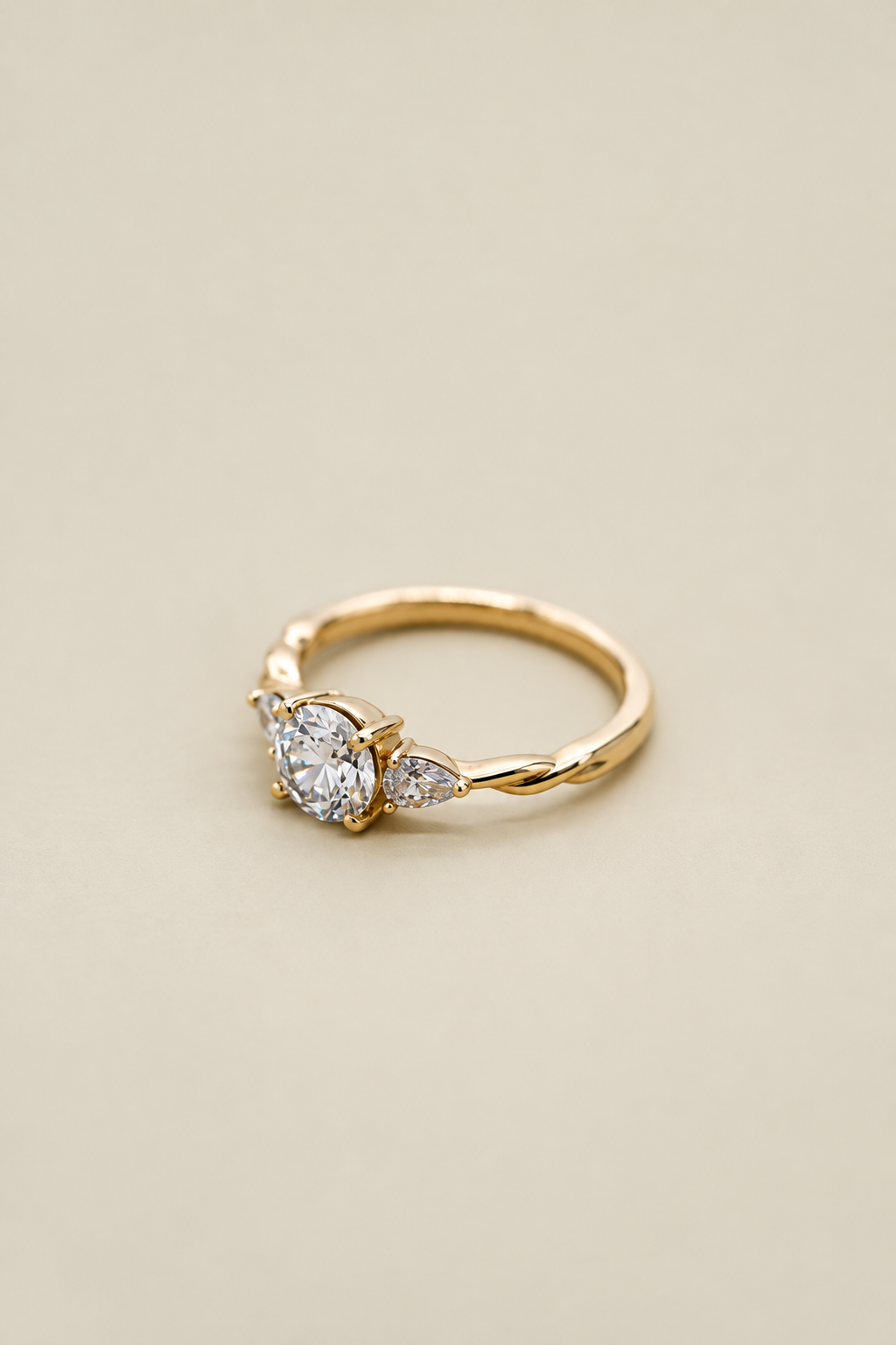 Tricillo de diamantes oro rosado