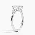 Anillo de compromiso Oval Vienna tres piedras Oro Blanco
