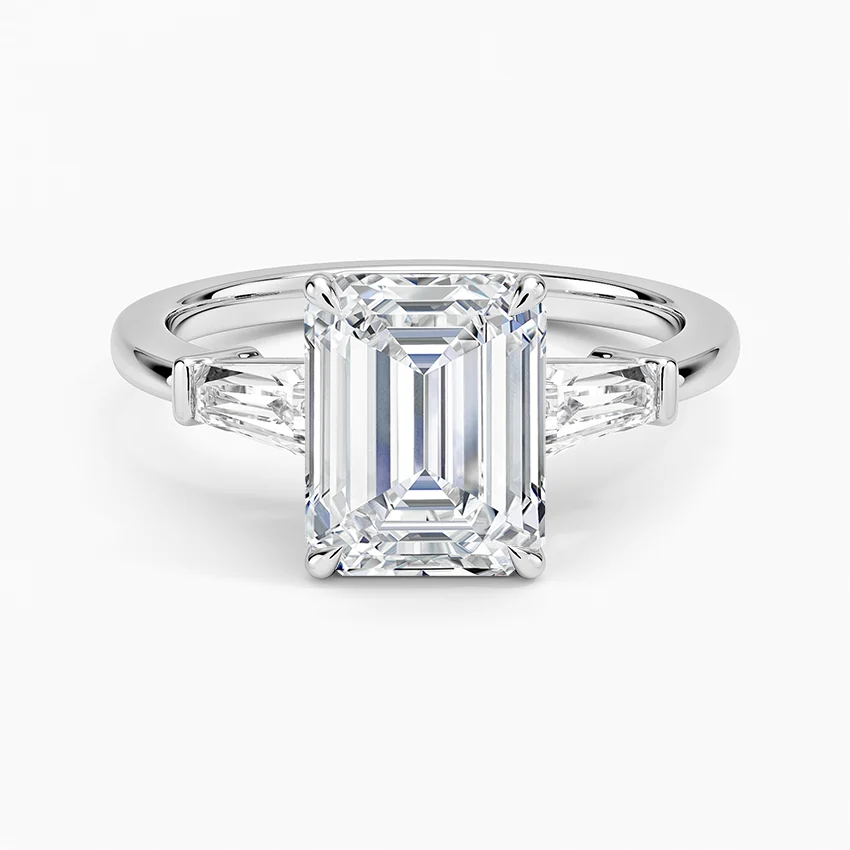 Anillo de compromiso esmeralda tres piedras Fiorella