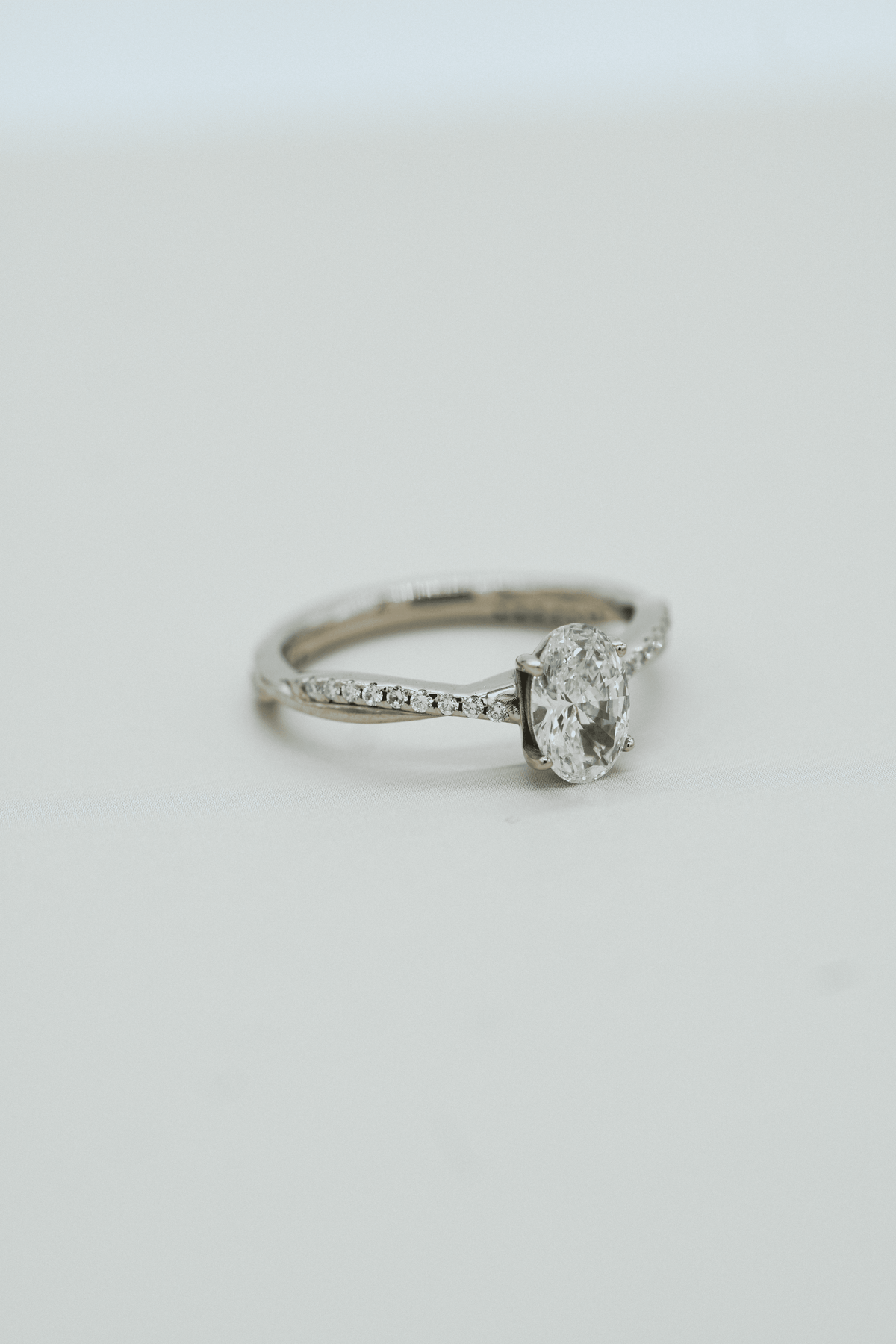 Anillo trenzado oval
