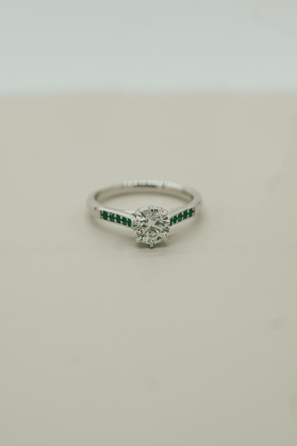 Diamante y esmeraldas