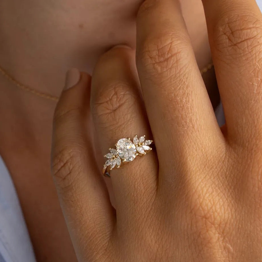 Anillo de compromiso naturaleza Oval Luna Oro Blanco
