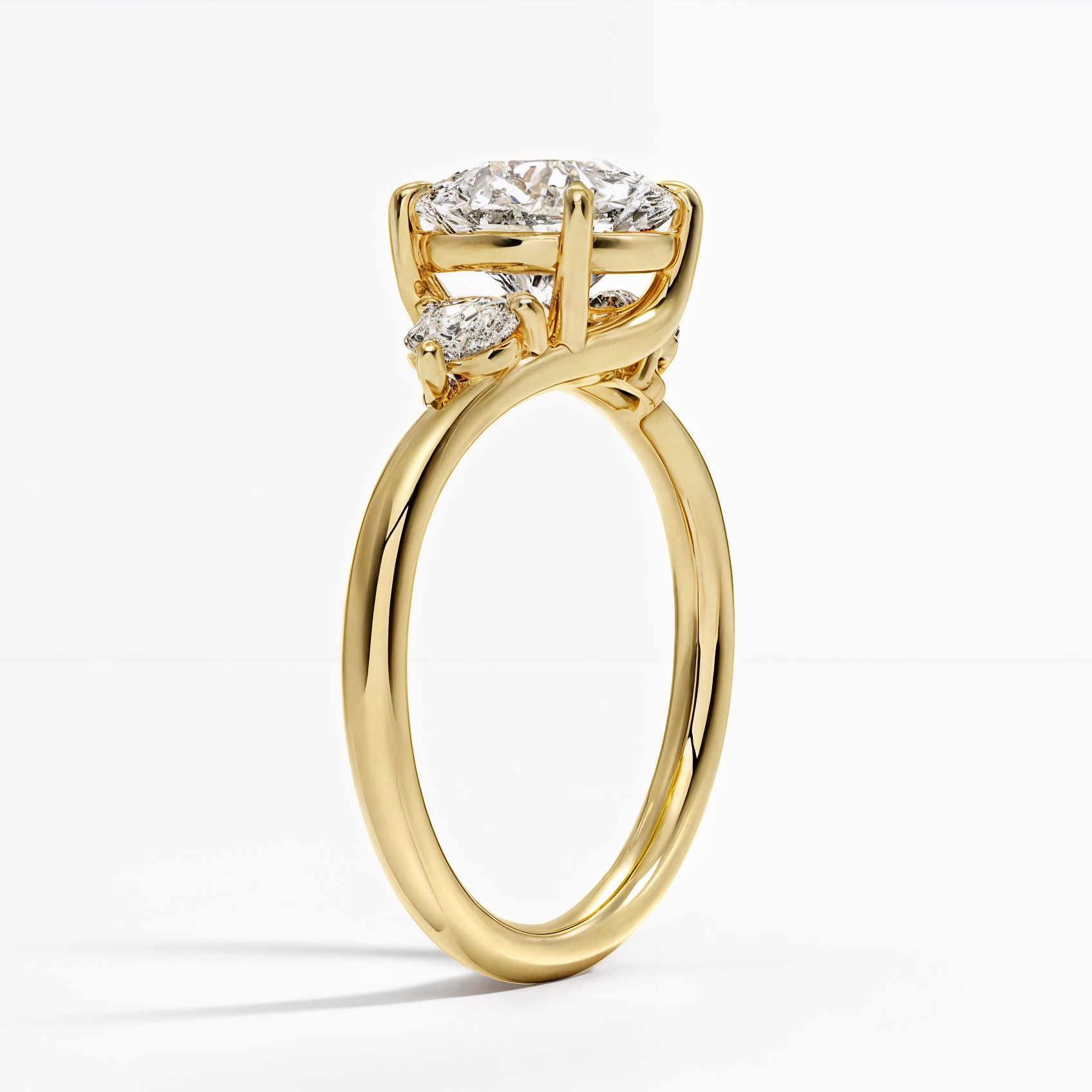 Anillo de compromiso tres piedras Fiorella