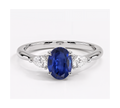 Anillo de compromiso tres piedras, forma oval, con zafiro, Joyería Bruzzone