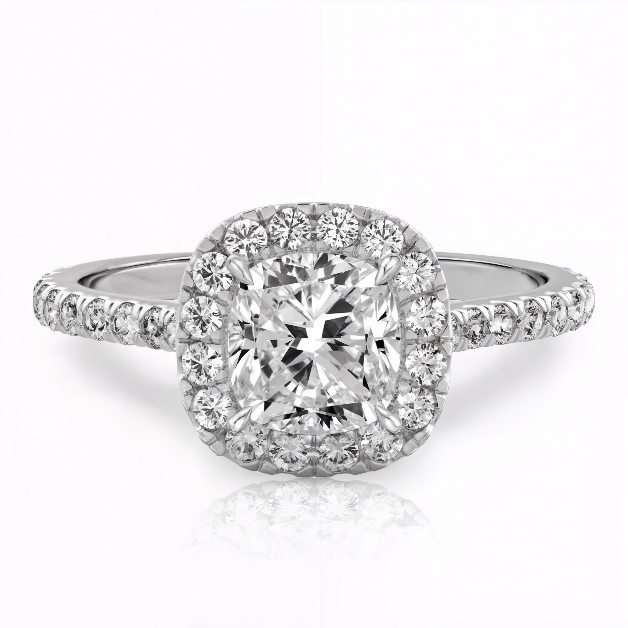 Anillo de compromiso halo redondo pave