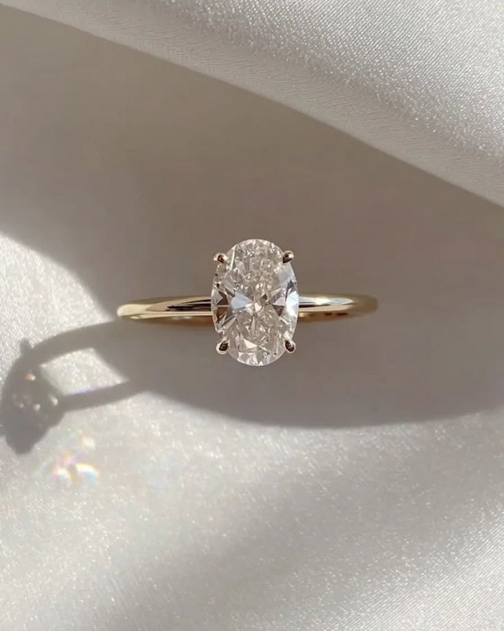 Anillo de compromiso Oval Diamante Laboratorio 1 CT tulipán