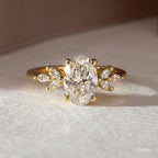 Anillo de compromiso naturaleza Oval Olive Oro amarillo