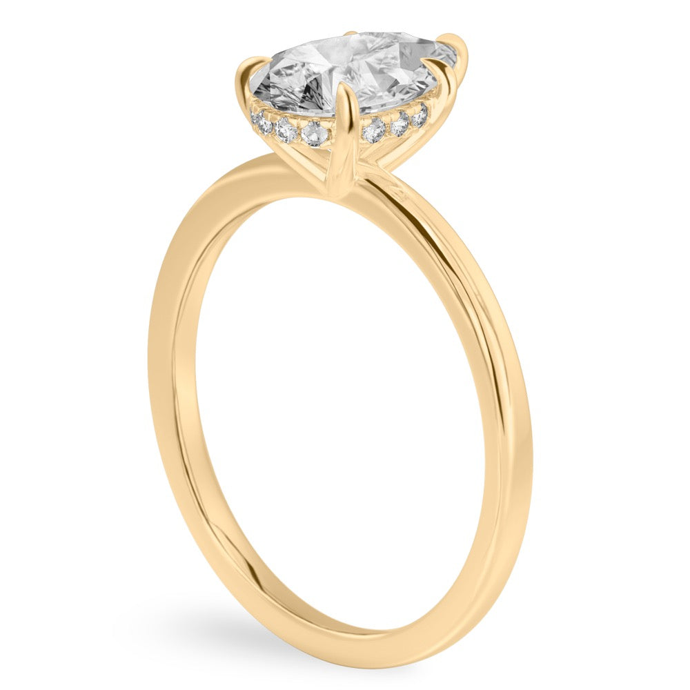 Anillo de compromiso solitario gota